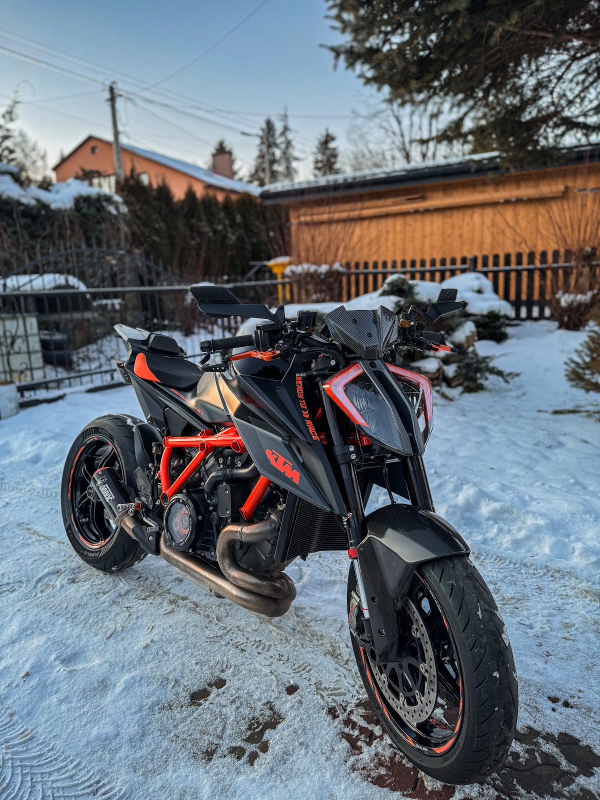 KTM Super Duke zimą po przeglądzie w ABG